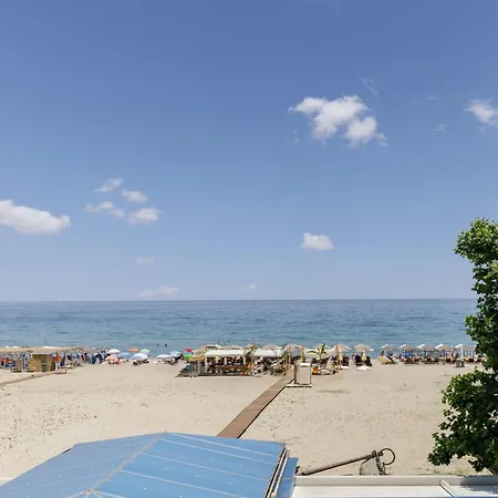 Agyra Seaview By Panel Hospitality 3*