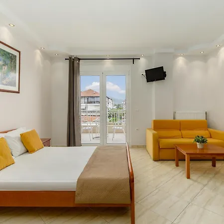 Agyra Seaview By Panel Hospitality 3*